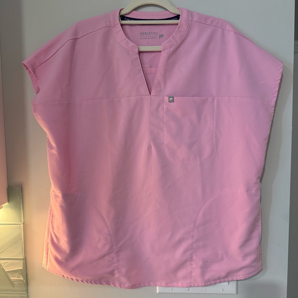 Fabletics Evolve Scrub Top, Large, Pink Marshmallow